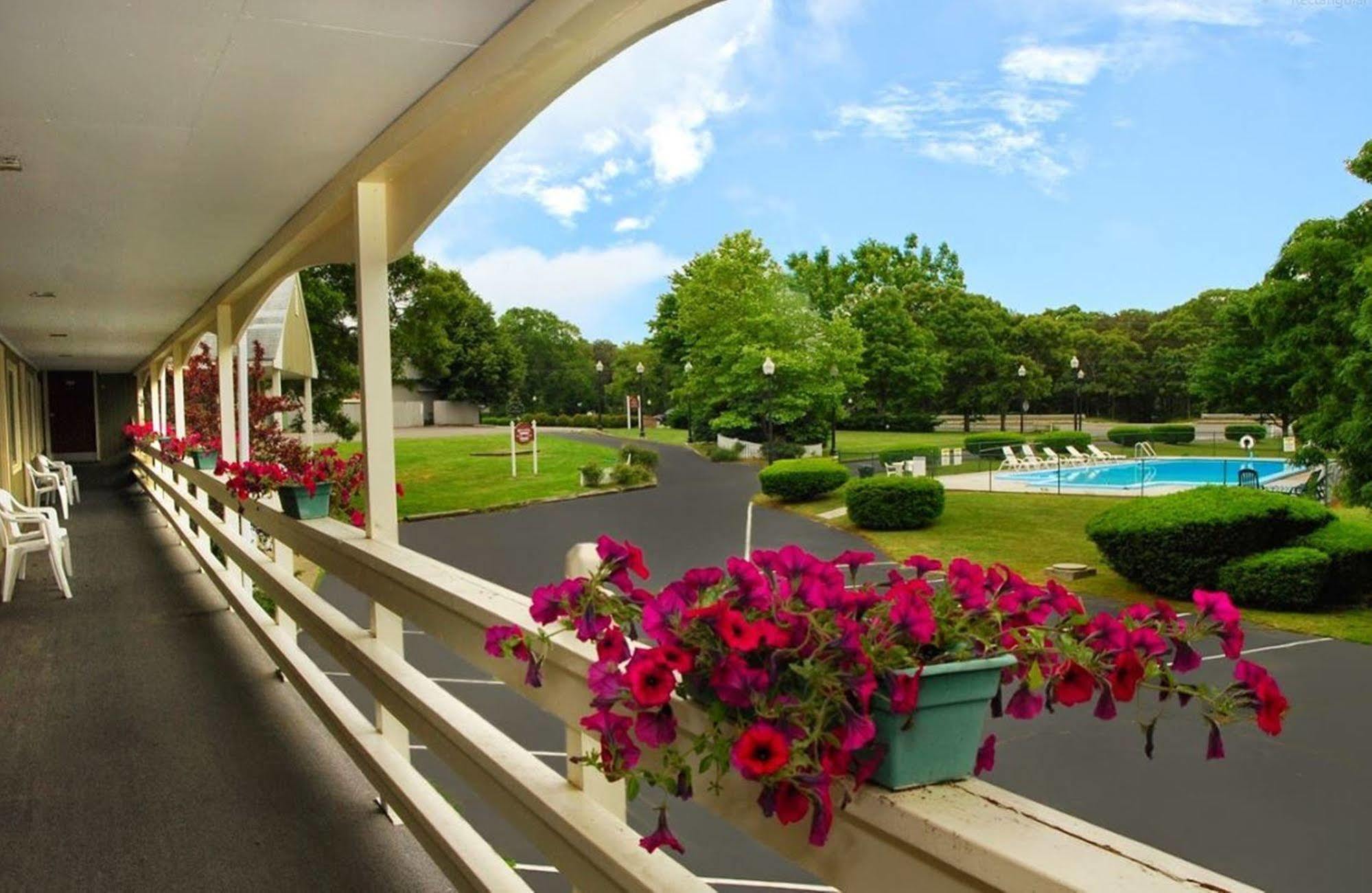 Ocean Park Inn Cape Cod Истхем Экстерьер фото